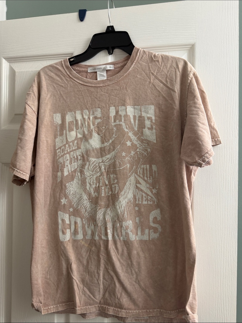 Altar'd State Beige Graphic 'Long Live Cowgirls' Tee